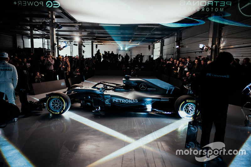 Mercedes AMG F1 W09 tanıtım