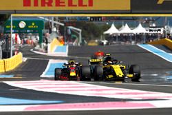 Carlos Sainz Jr., Renault Sport F1 Team R.S. 18, Daniel Ricciardo, Red Bull Racing RB14