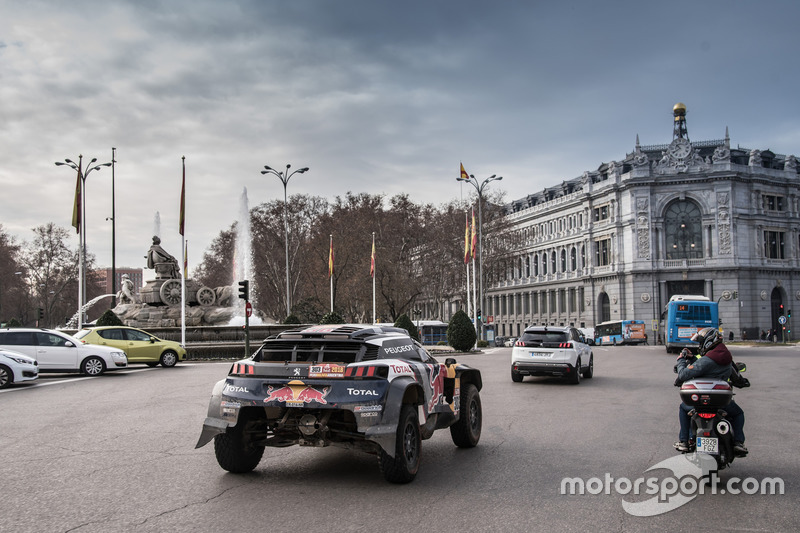 Carlos Sainz, Lucas Cruz, Peugeot Sport, Madrid caddelerinde