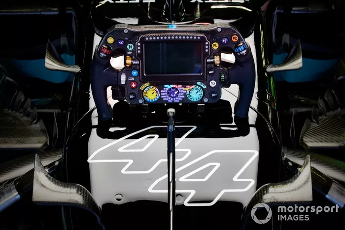 Volante para el coche de Lewis Hamilton, Mercedes W12