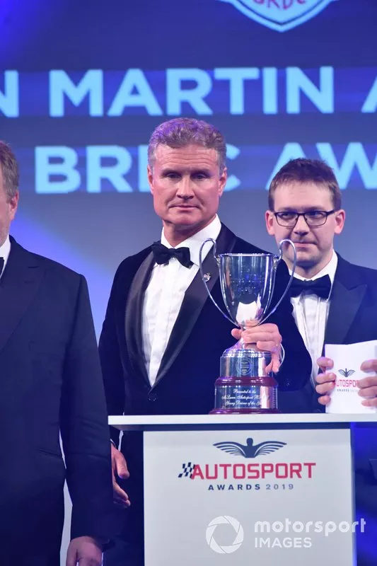 Presentatore David Coulthard sul palco per presentare l'Aston Martin Autosport BRDC Young Driver Award