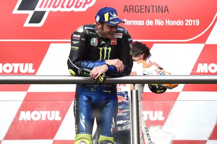 Podio: il secondo classificato Valentino Rossi, Yamaha Factory Racing