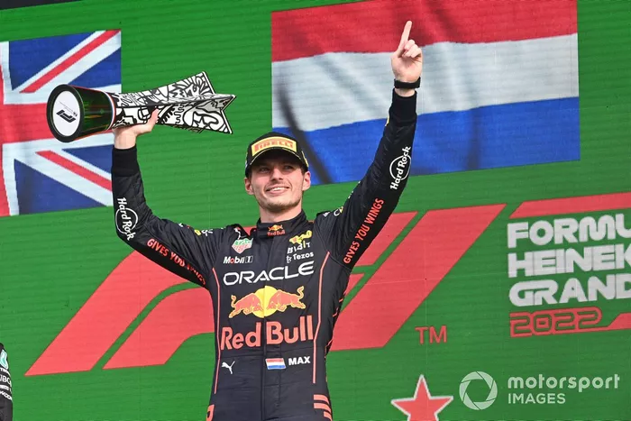 Podio: ganador Max Verstappen, Red Bull Racing