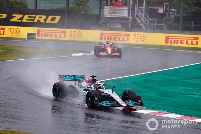 George Russell, Mercedes W13, Daniel Ricciardo, McLaren MCL36