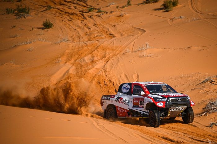 #304 Toyota Gazoo Racing: Giniel De Villiers, Alex Haro