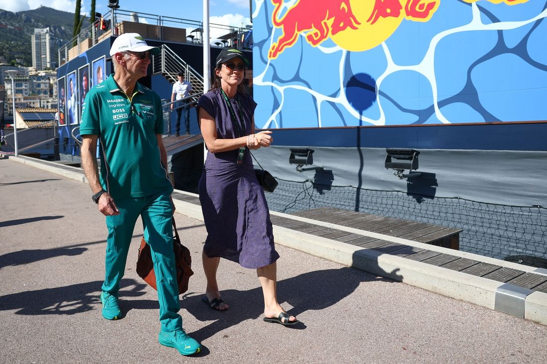 Adrian Newey, Director Técnico de Aston Martin F1 y su esposa Amanda Newey
