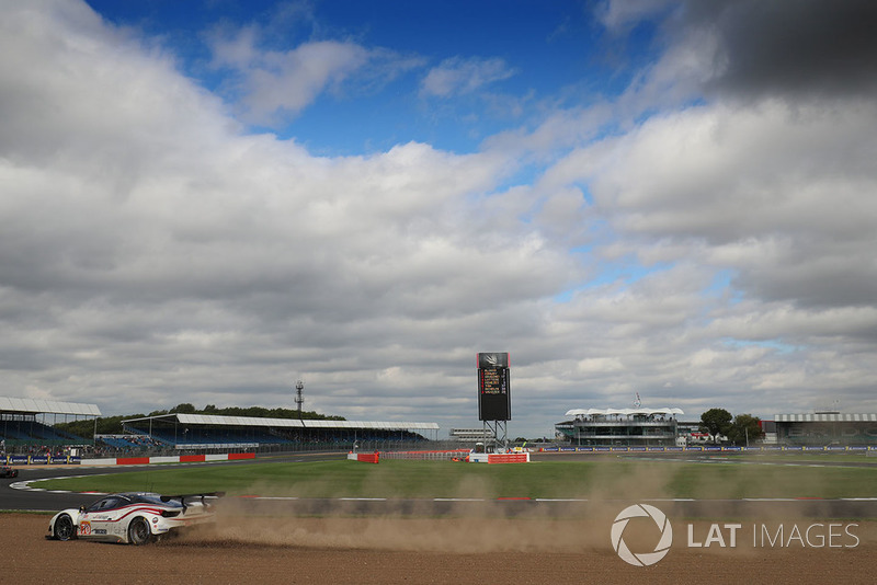 #70 MR Racing Ferrari 488 GTE: Motoaki Ishikawa, Olivier Beretta, Eddie Cheever III 