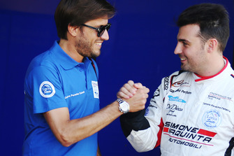 Simone Iaquinta, Ombra Racing, con un ingegnere del team Ombra Racing