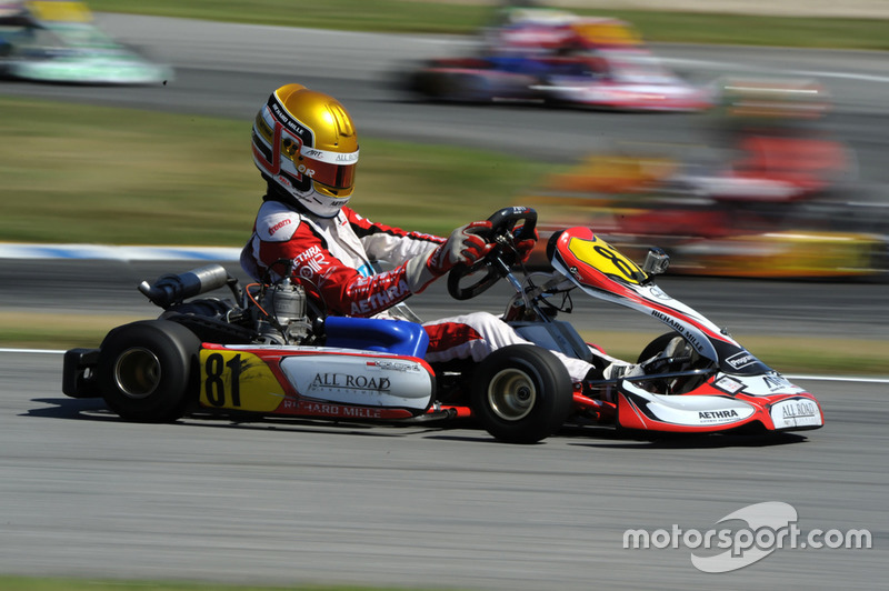 Leclerc, ya representado por Nicolas Todt (también representante de Massa, entre otros), compitió en kart hasta 2013. Ese año, fue subcampeón del mundo, superado solo por Max Verstappen.