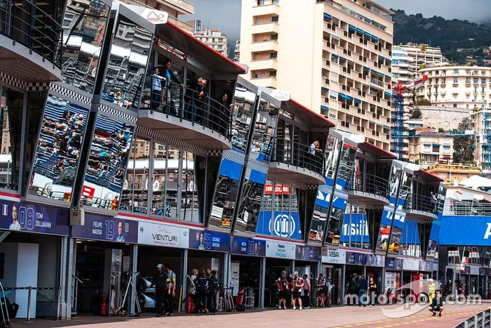 Vista del pit lane