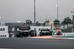 Nico Hulkenberg, Haas VF-23, Kevin Magnussen, Haas VF-23