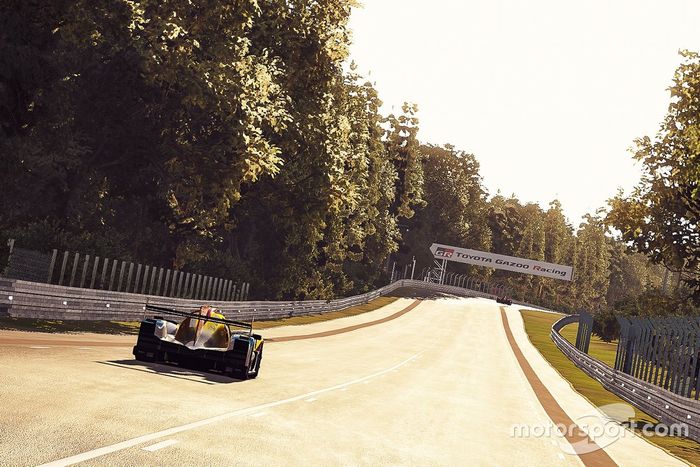 Acciones en la pista al atardecer