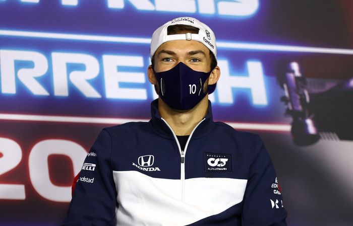 Pierre Gasly, AlphaTauri durante la conferencia de prensa