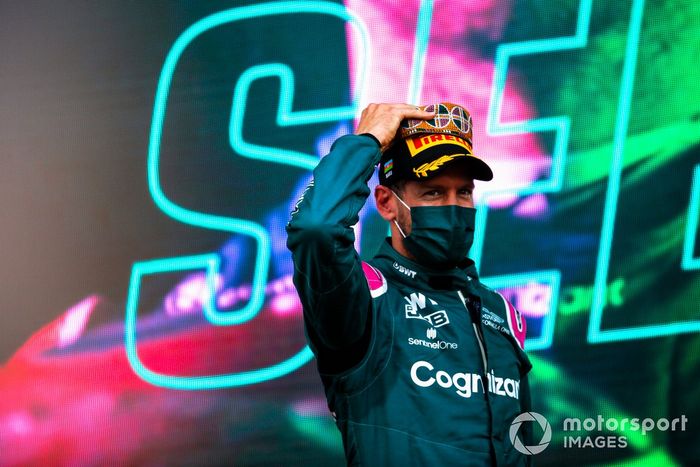 Podio: segundo lugar Sebastian Vettel, Aston Martin