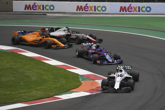 Sergey Sirotkin, Williams FW41, Pierre Gasly, Toro Rosso STR13, Stoffel Vandoorne, McLaren MCL33 et Romain Grosjean, Haas F1 Team VF-18