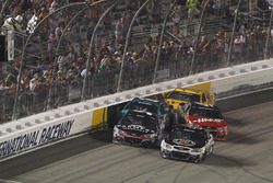 Dreher bei Zieldurchfahrt: Kurt Busch, Stewart-Haas Racing, Chevrolet