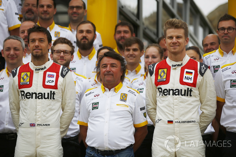 Jolyon Palmer, Renault Sport F1 Team, Nico Hulkenberg, Renault Sport F1 Team, with René Arnoux, wearing classic overalls