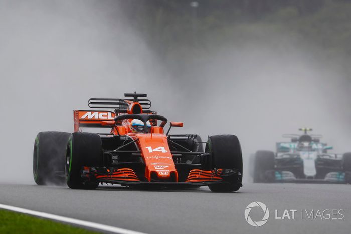 Fernando Alonso, McLaren MCL32 con el halo