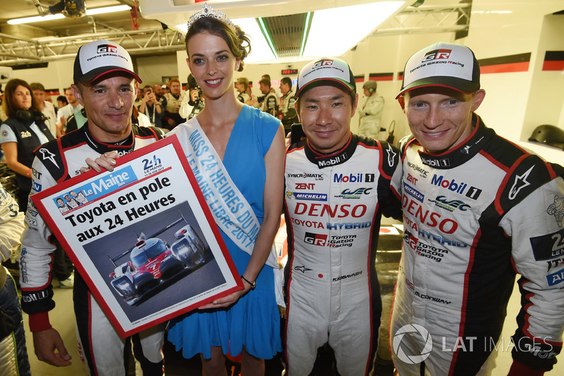 Puteri Le Mans 2017 memperlihatkan judul berita "Toyota raih pole Le Mans 24 Jam" bersama Sarrazin/Kobayashi/Conway