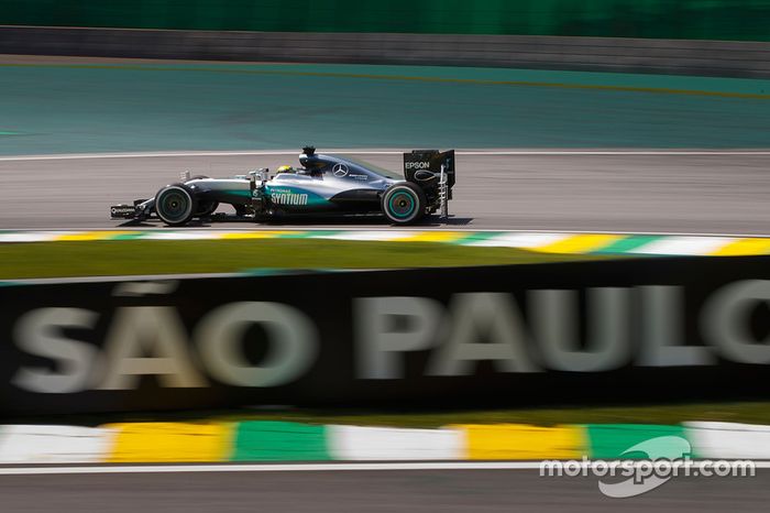 Lewis Hamilton, Mercedes AMG F1 W07 Hybrid