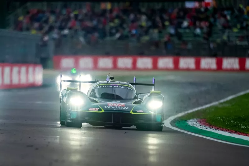 #007 Aston Martin Thor Team Aston Martin Valkyrie : Harry Tincknell, Tom Gamble