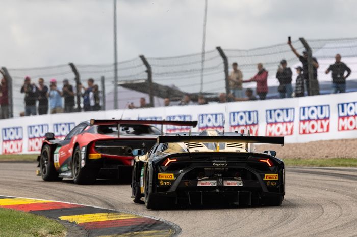 Ben Green, Emil Frey Racing Ferrari Ferrari 296 GT3, Jordan Pepper, Grasser Racing Team Lamborghini Huracán EVO GT3