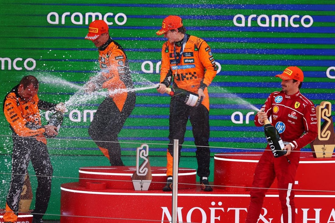 Charles Leclerc, Ferrari, Lando Norris, McLaren, Oscar Piastri