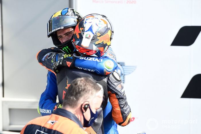 Segundo lugar Joan Mir, Team Suzuki MotoGP y tercer lugar Pol Espargaró, Red Bull KTM Factory Racing