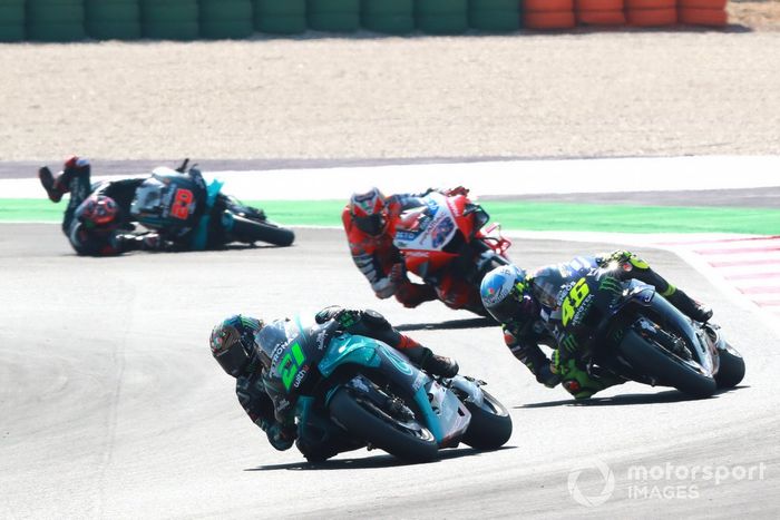 Franco Morbidelli, Petronas Yamaha SRT, Fabio Quartararo, Petronas Yamaha SRT cae
