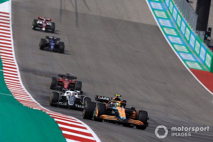 Lando Norris, McLaren MCL36, Pierre Gasly, AlphaTauri AT03, Charles Leclerc, Ferrari F1-75