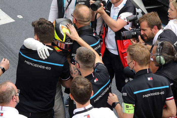 El ganador Stoffel Vandoorne, Mercedes-Benz EQ, EQ Silver Arrow 02