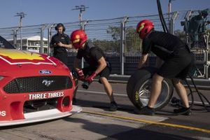 DJR Team Penske pitstop practice