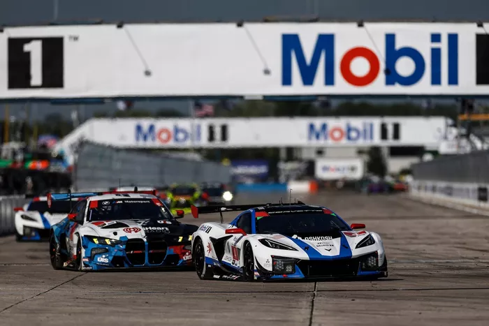 #4 Corvette Racing by Pratt Miller Motorsports Corvette Z06 GT3.R: Tommy Milner, Nicky Catsburg, Nico Varrone