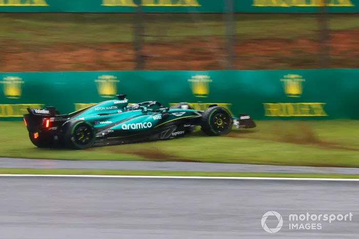 Lance Stroll, Aston Martin AMR24, se cae