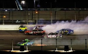 Kyle Busch, Richard Childress Racing Chevrolet, Ryan Blaney, Team Penske Ford, Joey Logano, Team Penske Ford