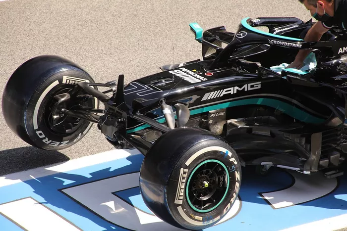 Detalle frontal del Mercedes W12