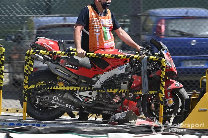 Moto dañada de Francesco Bagnaia, Ducati Team 