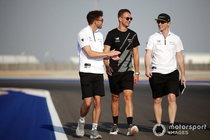 #93 Peugeot Totalenergies Peugeot 9X8: Mikkel Jensen, Nico Müller, Jean-Eric Vergne