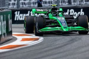 Zhou Guanyu, Stake F1 Team Kick Sauber C44