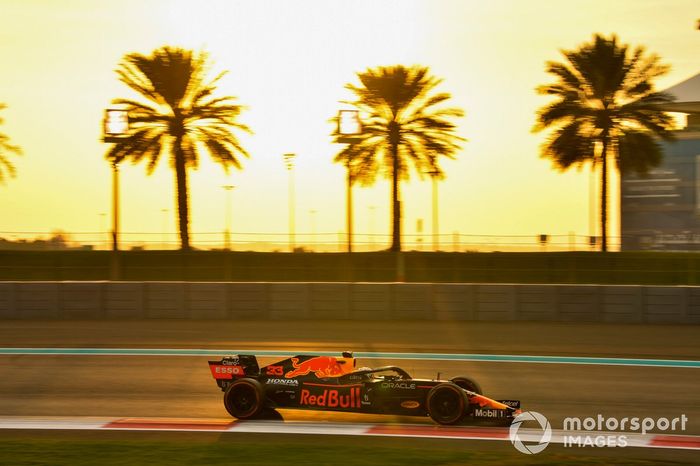 Max Verstappen, Red Bull Racing RB16B 