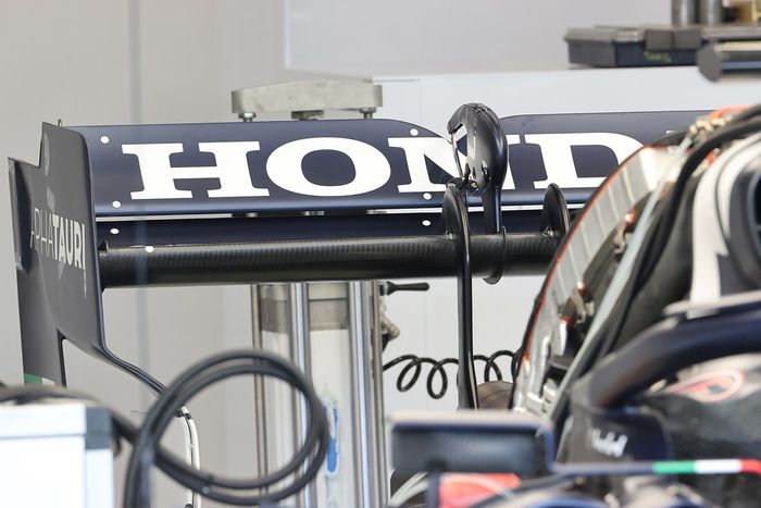 Detalle del alerón trasero del AlphaTauri AT02