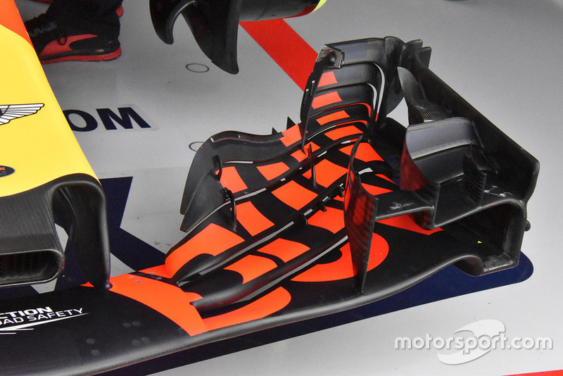 Red Bull Racing RB14 ön kanat detay
