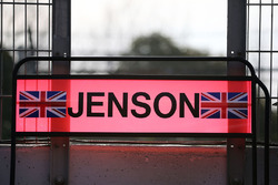 Pitbord voor Jenson Button, McLaren