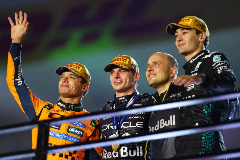 Lando Norris, McLaren, Max Verstappen, Red Bull Racing, George Russell, Mercedes