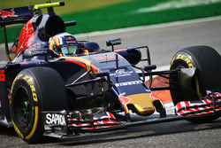 Карлос Сайнс мл., Scuderia Toro Rosso STR11