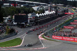 Start: Nico Rosberg, Mercedes AMG F1 W07 Hybrid, führt
