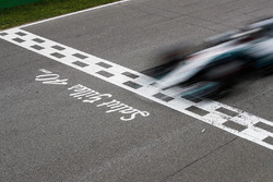 Льюіс Хемілтон, Mercedes AMG F1 W09