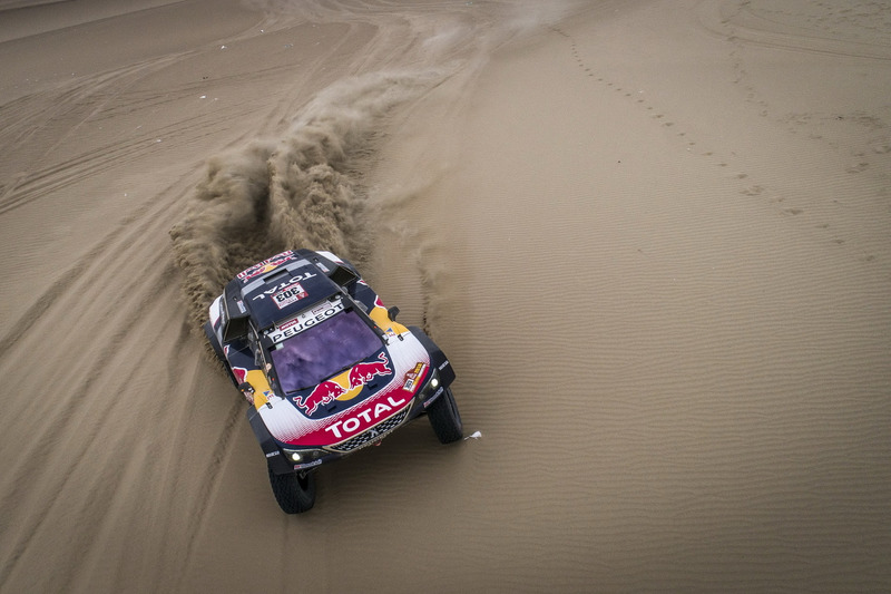 #303 Peugeot Sport Peugeot 3008 DKR: Carlos Sainz, Lucas Cruz