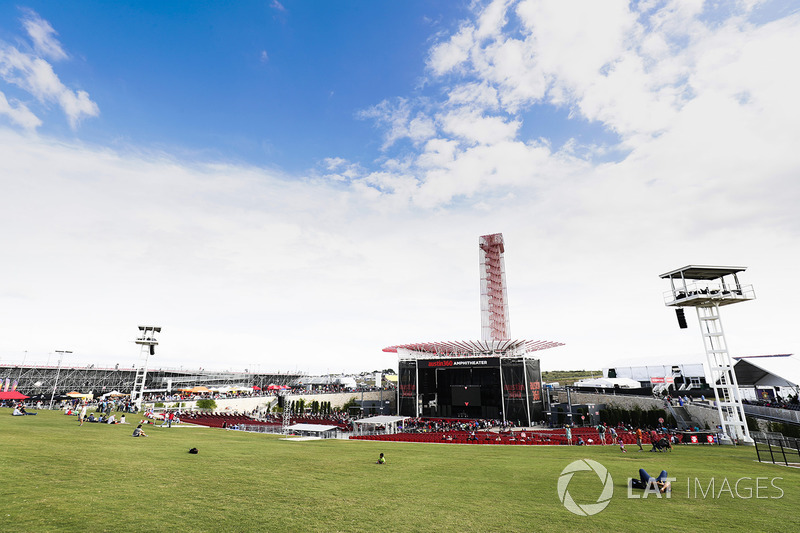 El escenario del anfiteatro de Austin 360