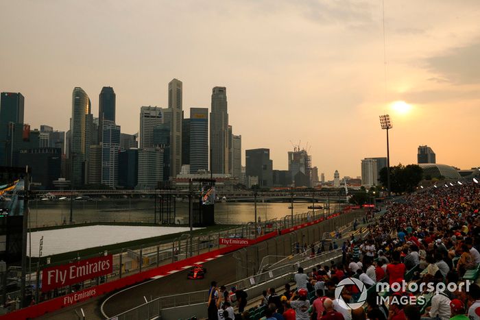 Fans y Sebastian Vettel, Ferrari SF71H